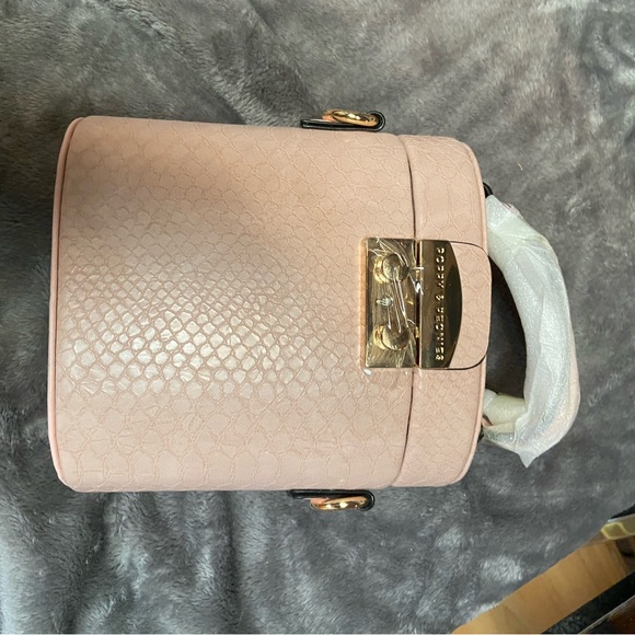 Lovely petite bag! - Picture 2 of 2